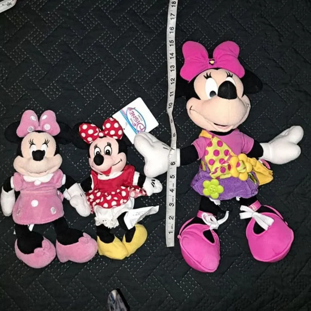 Minnie Mouse set of 4- inc 15-inch Minnie Mouse Plush Toy & Dressing Pretty